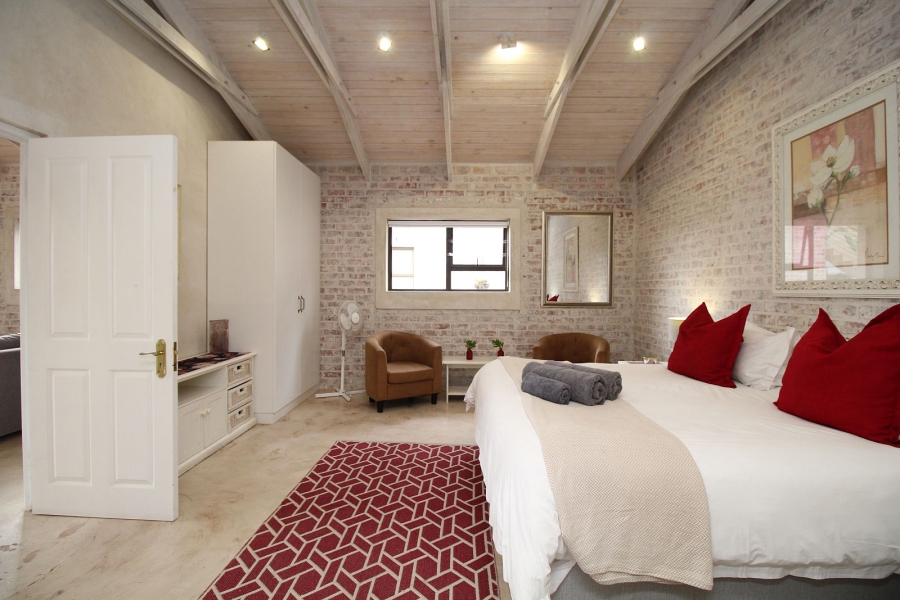 5 Bedroom Property for Sale in Middedorp Western Cape